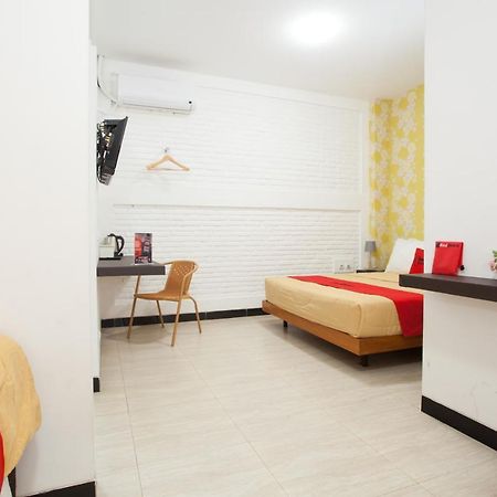 Hotel Reddoorz Near Museum Angkut Batu à Batu  Extérieur photo