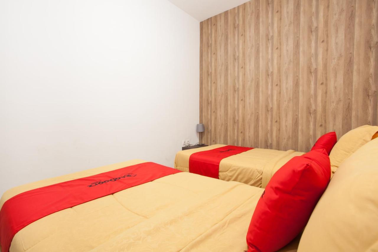 Hotel Reddoorz Near Museum Angkut Batu à Batu  Extérieur photo