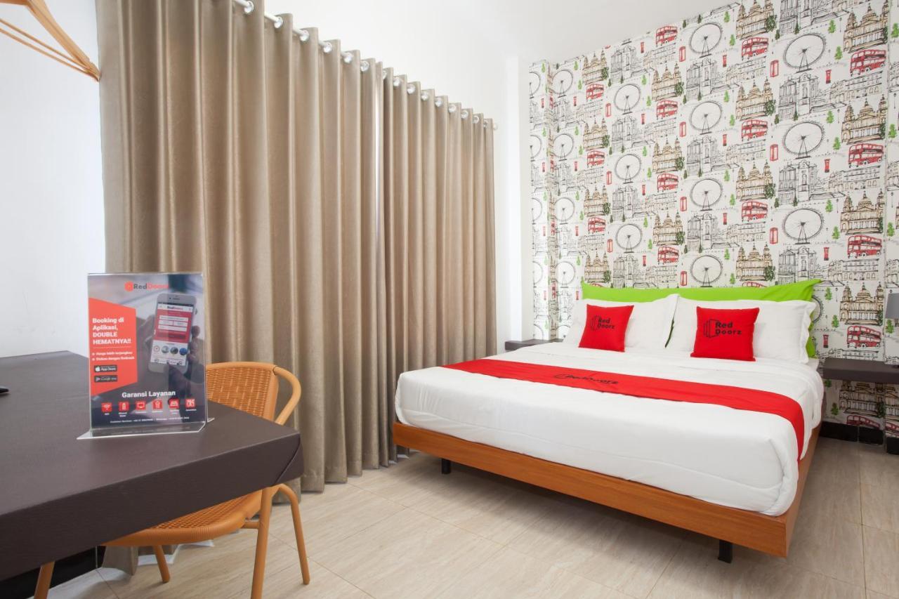 Hotel Reddoorz Near Museum Angkut Batu à Batu  Extérieur photo